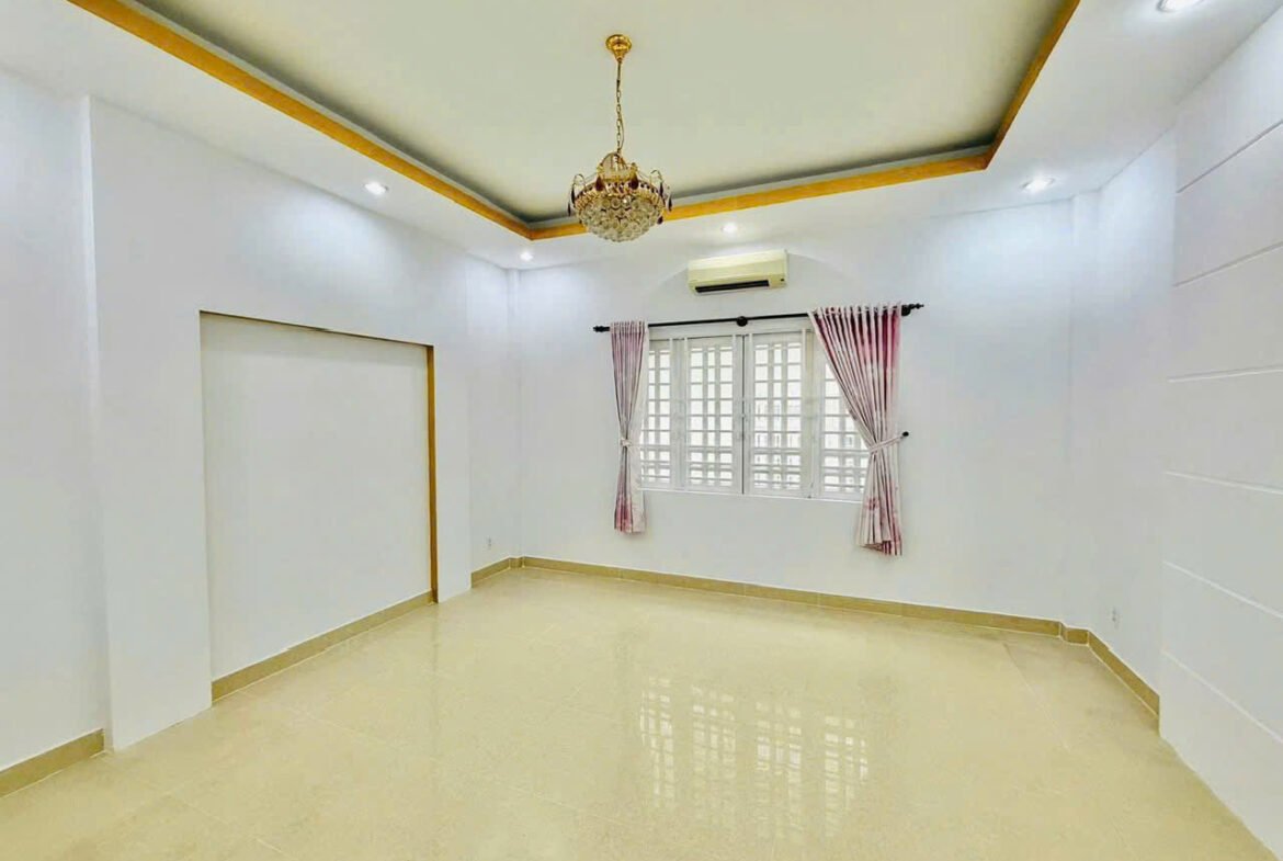 Bán nhà mặt tiền Khu Tên Lửa, đối diện công viên 5×20 đúc 3.5 tấm