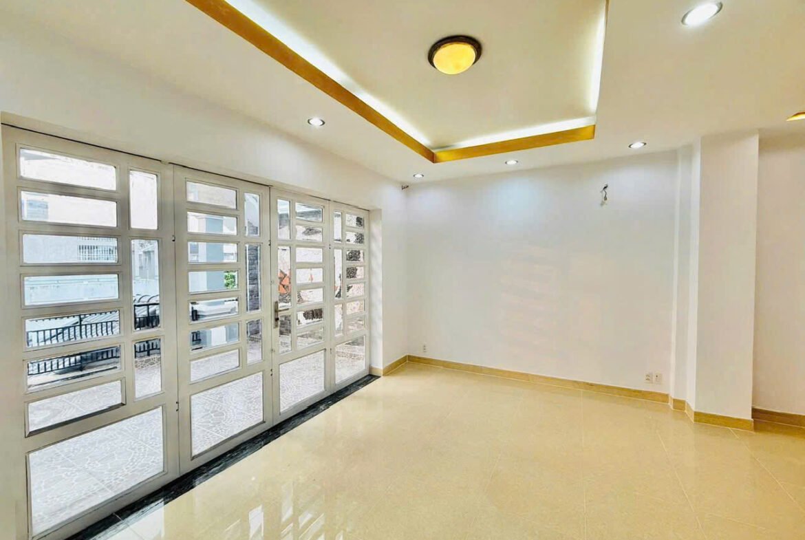 Bán nhà mặt tiền Khu Tên Lửa, đối diện công viên 5×20 đúc 3.5 tấm