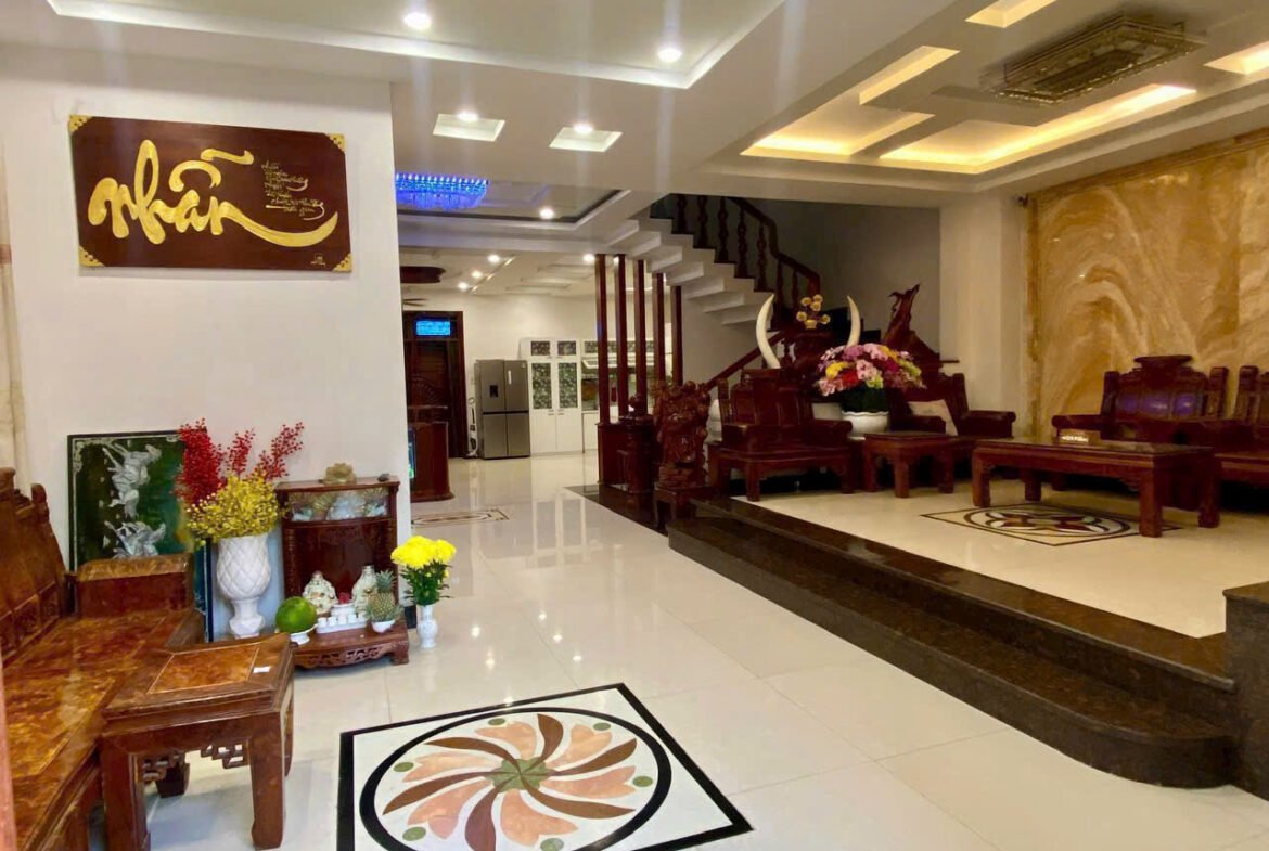 Bán biệt thự khu Ao Sen Tên Lửa đối diện công viên 10×20 3 tầng có hầm, thang máy