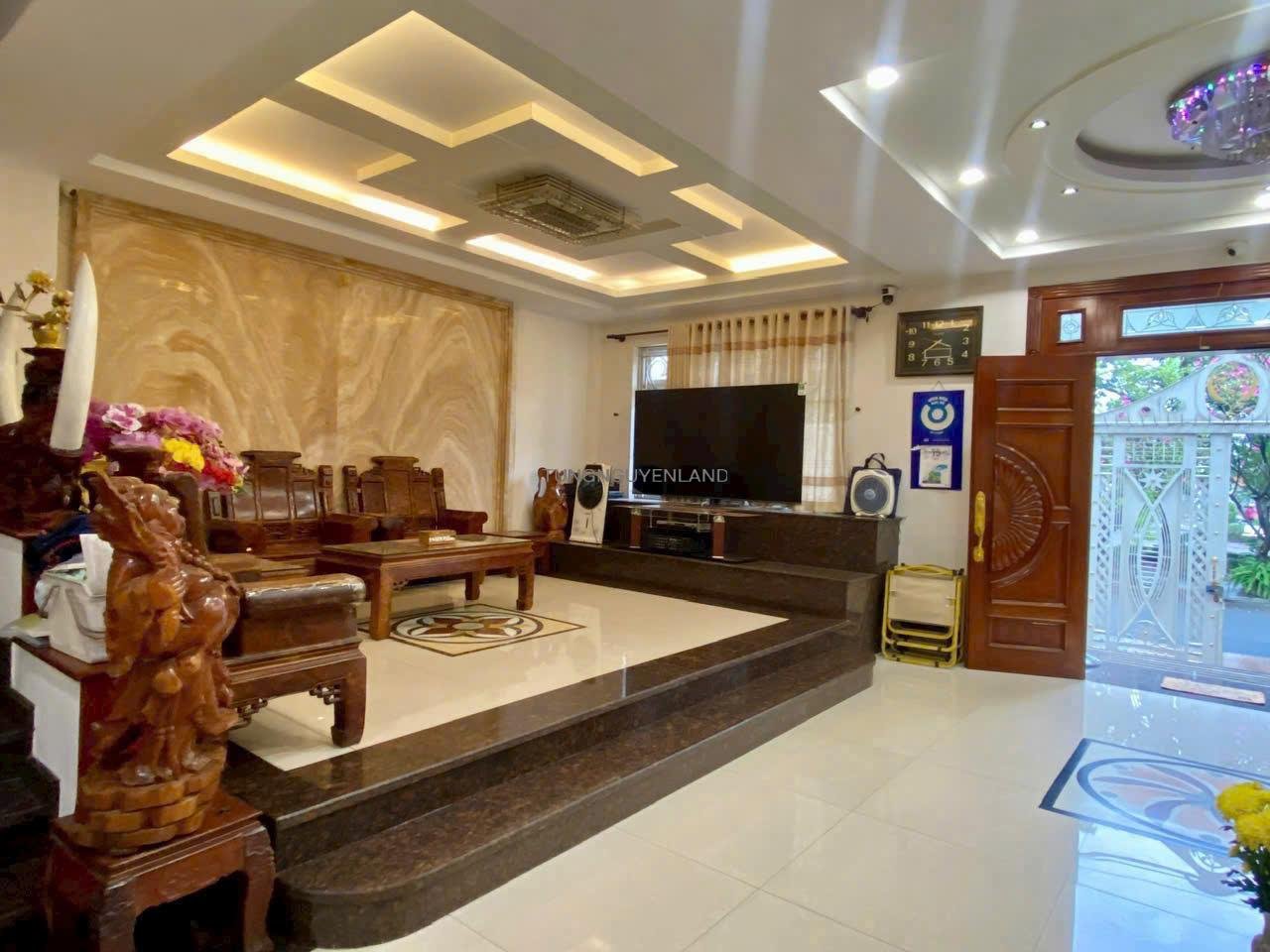 Bán biệt thự khu Ao Sen Tên Lửa đối diện công viên 10×20 3 tầng có hầm, thang máy