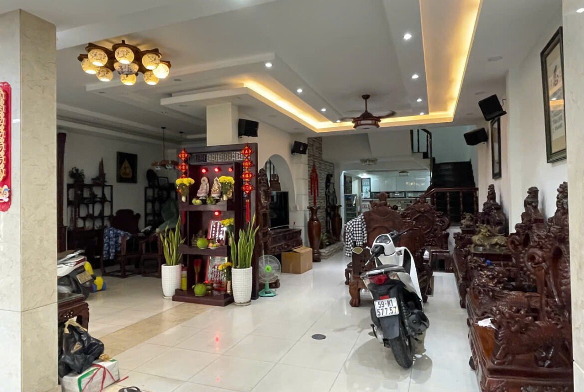 Bán biệt thự đường 30 khu Tên Lửa 9×20 3 lầu có thang máy