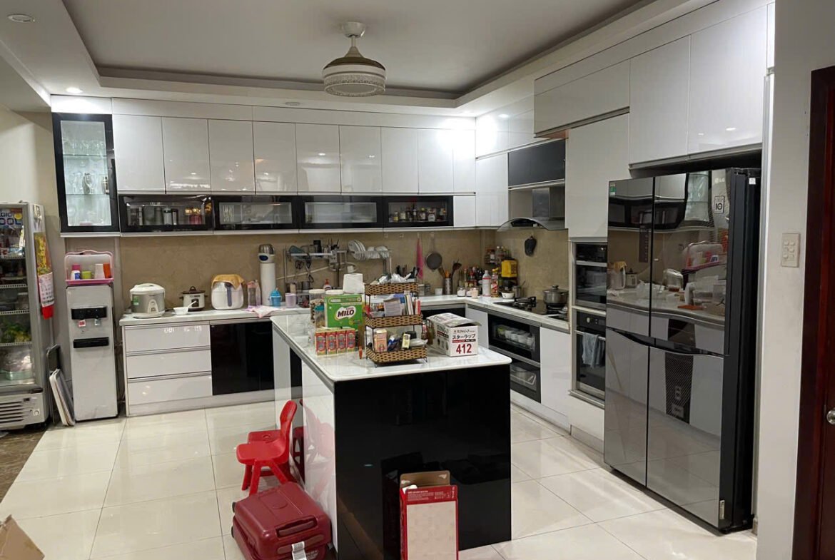 Bán biệt thự đường 30 khu Tên Lửa 9×20 3 lầu có thang máy