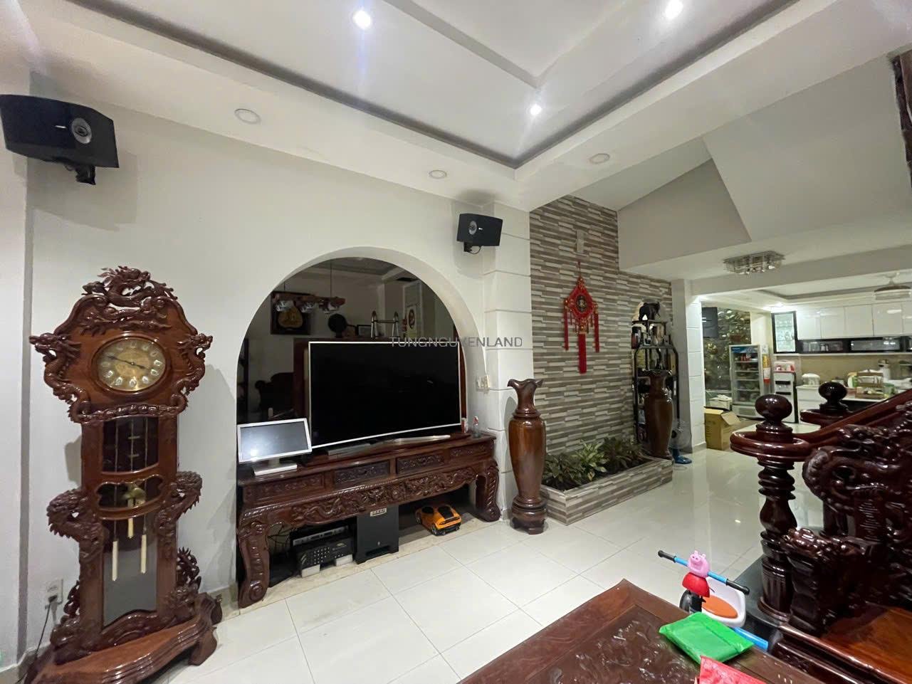 Bán biệt thự đường 30 khu Tên Lửa 9×20 3 lầu có thang máy