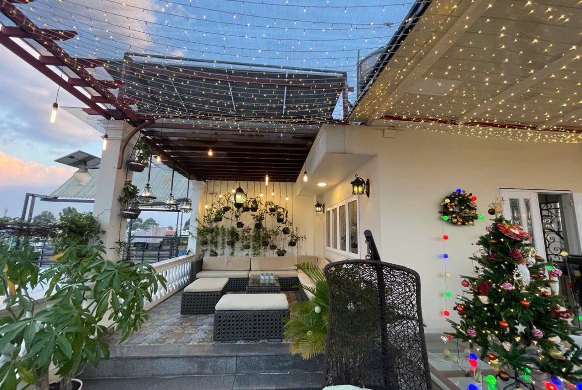 Bán biệt thự đường 30 khu Tên Lửa 9×20 3 lầu có thang máy