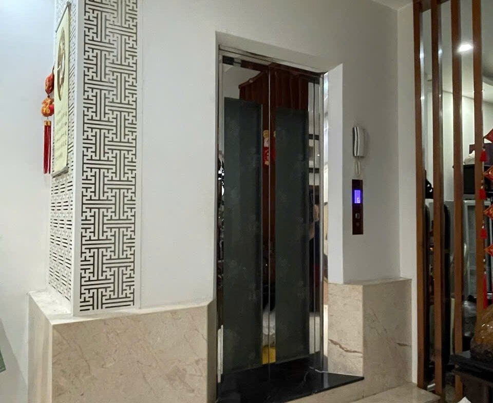 Bán biệt thự đường 30 khu Tên Lửa 9×20 3 lầu có thang máy