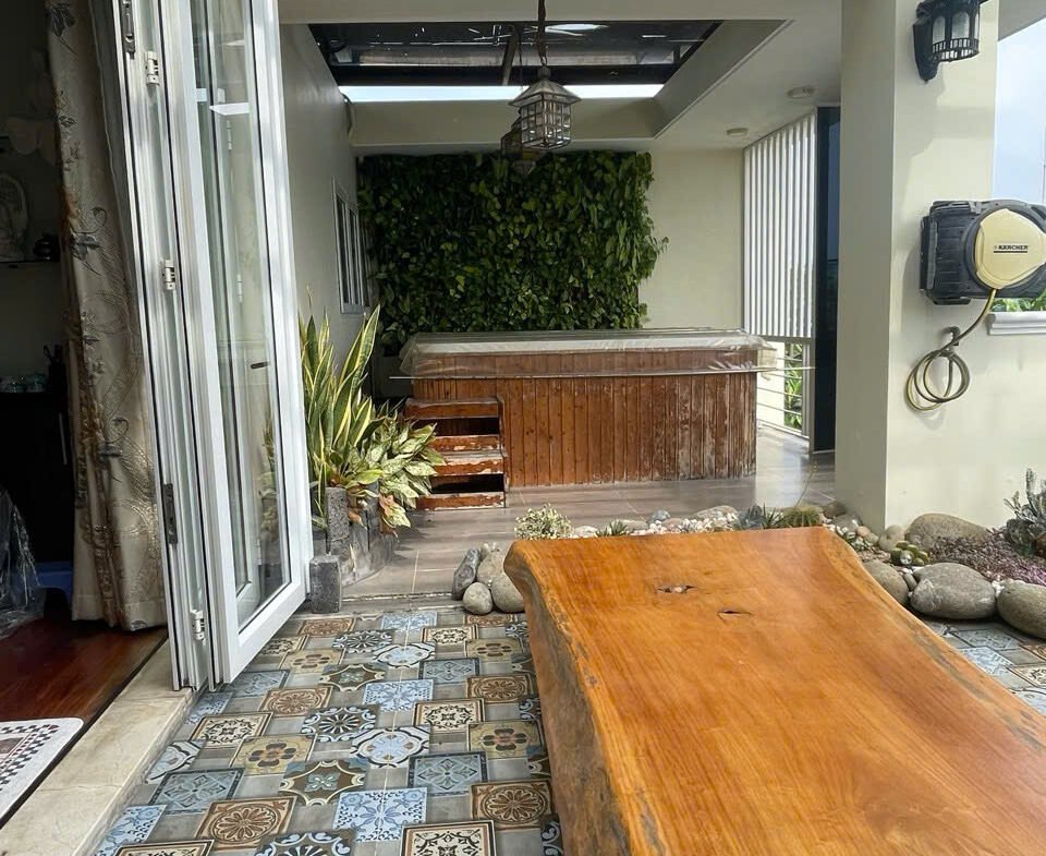 Bán biệt thự đường 30 khu Tên Lửa 9×20 3 lầu có thang máy