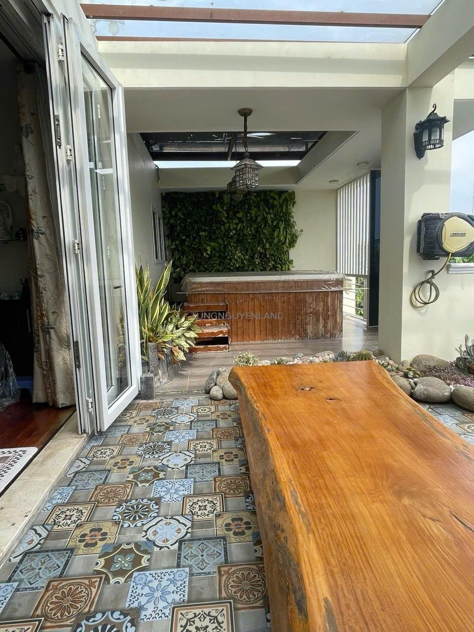 Bán biệt thự đường 30 khu Tên Lửa 9×20 3 lầu có thang máy