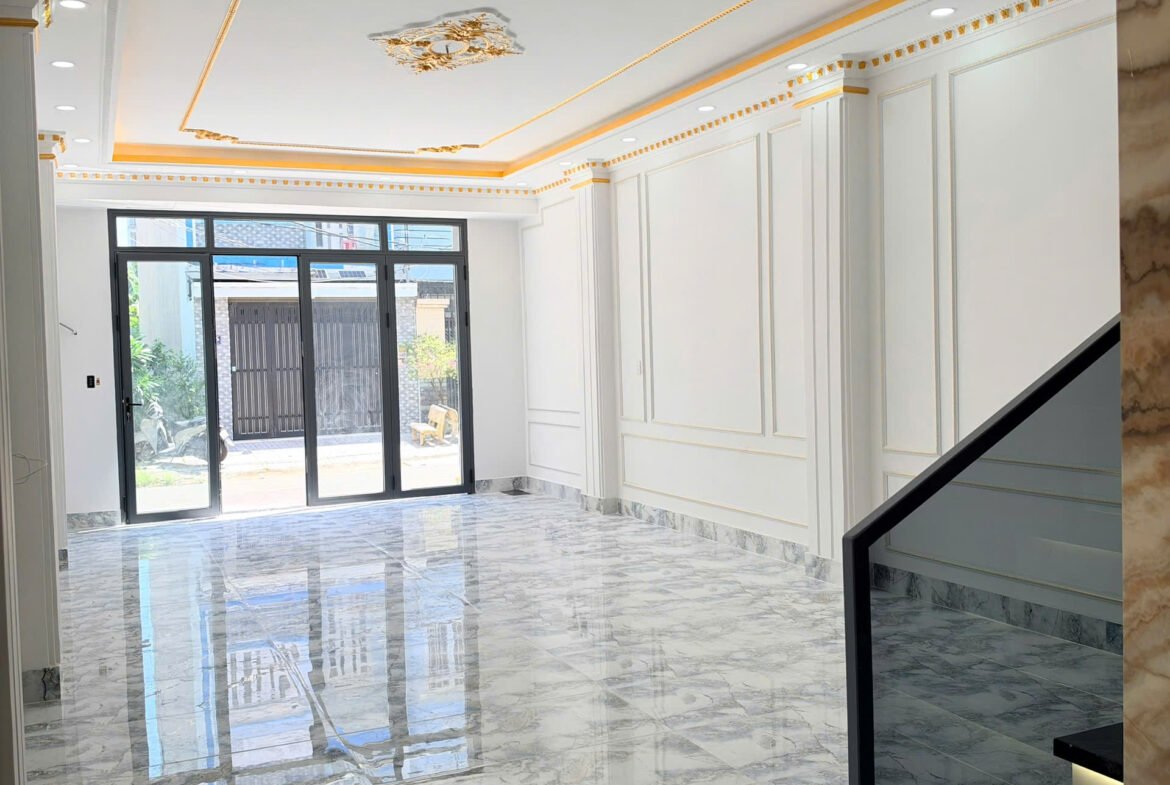 Bán nhà mặt tiền đường 8A Khu Tên Lửa 5mx20m đúc 3 lầu có thang máy