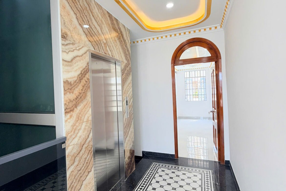 Bán nhà mặt tiền đường 8A Khu Tên Lửa 5mx20m đúc 3 lầu có thang máy