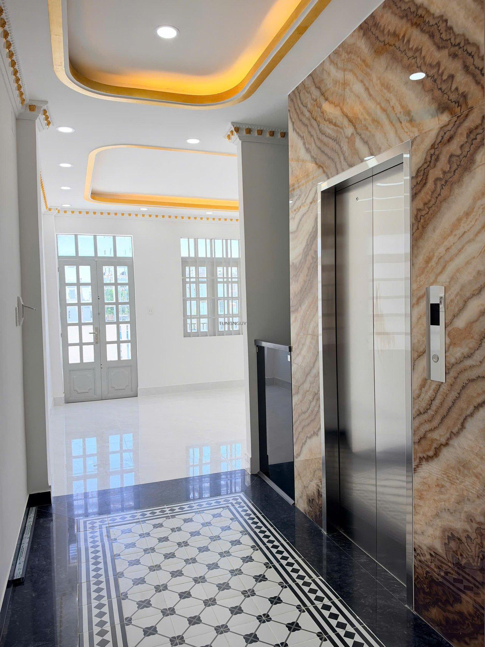 Bán nhà mặt tiền đường 8A Khu Tên Lửa 5mx20m đúc 3 lầu có thang máy