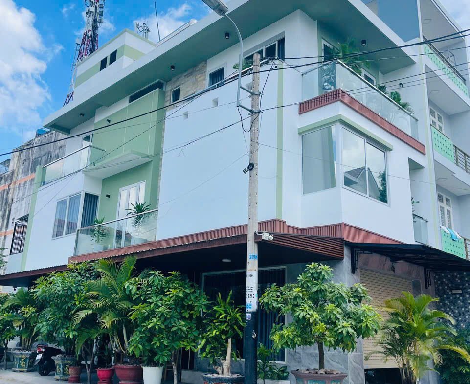 Bán nhà góc 2 mặt tiền Khu Tên Lửa 5×18 3 lầu có thang máy