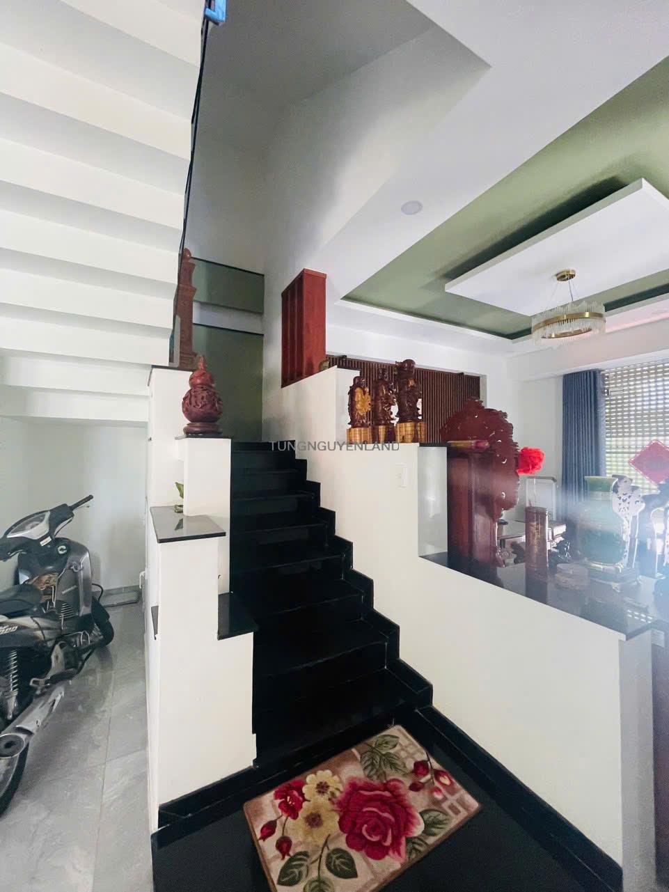Bán nhà góc 2 mặt tiền Khu Tên Lửa 5×18 3 lầu có thang máy