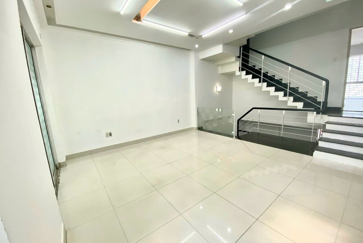 Bán nhà mặt tiền kinh doanh Khu Tên Lửa, 5mx18m, đúc 3 tấm