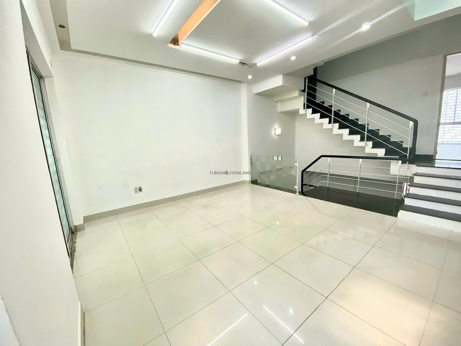 h12 Bán nhà mặt tiền kinh doanh Khu Tên Lửa, 5mx18m, đúc 3 tấm