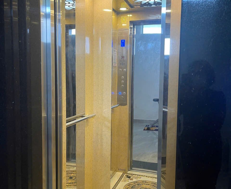 Bán nhà góc 2 mặt tiền Khu Tên Lửa 5×18 3 lầu có thang máy