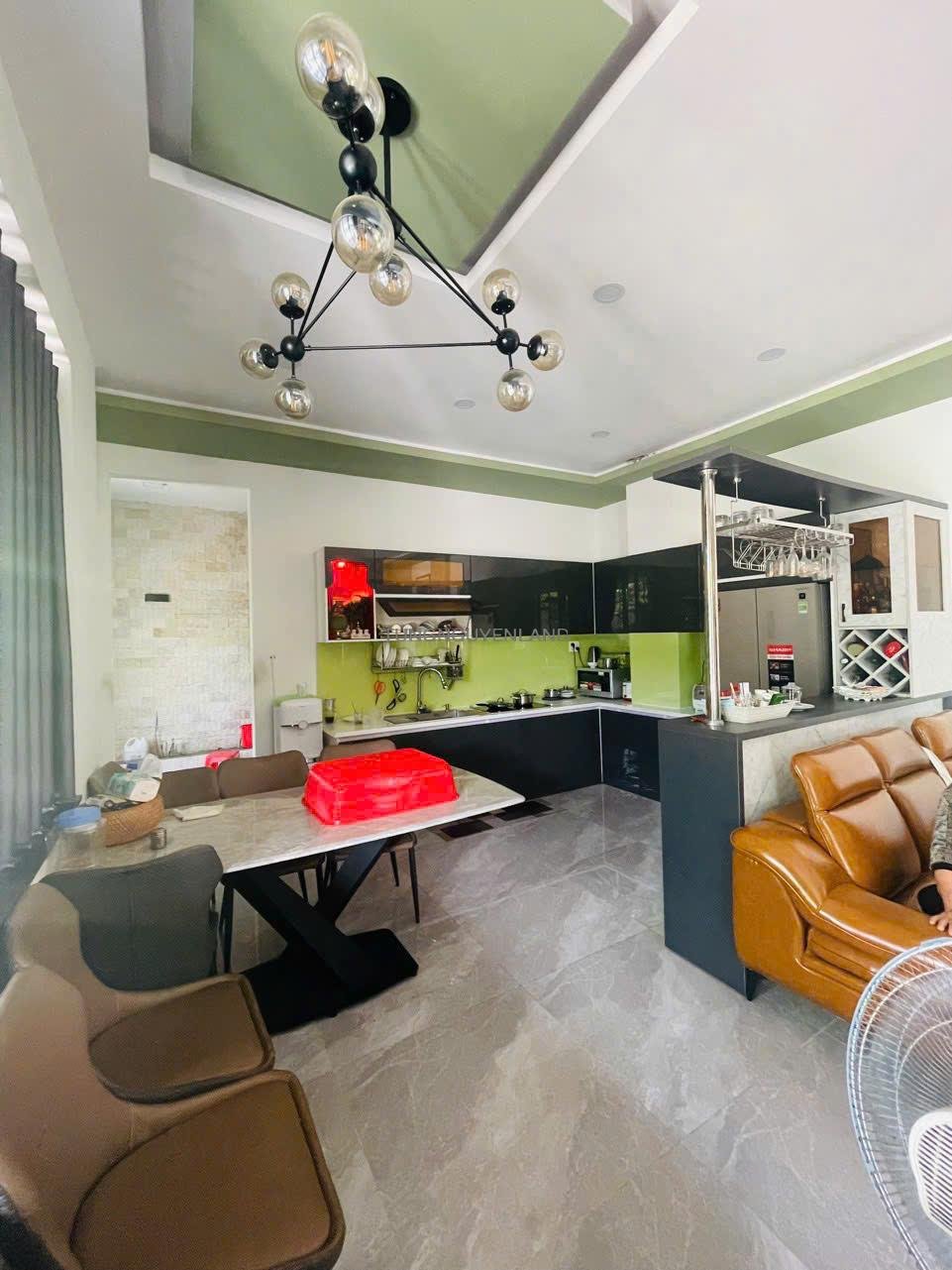 Bán nhà góc 2 mặt tiền Khu Tên Lửa 5×18 3 lầu có thang máy