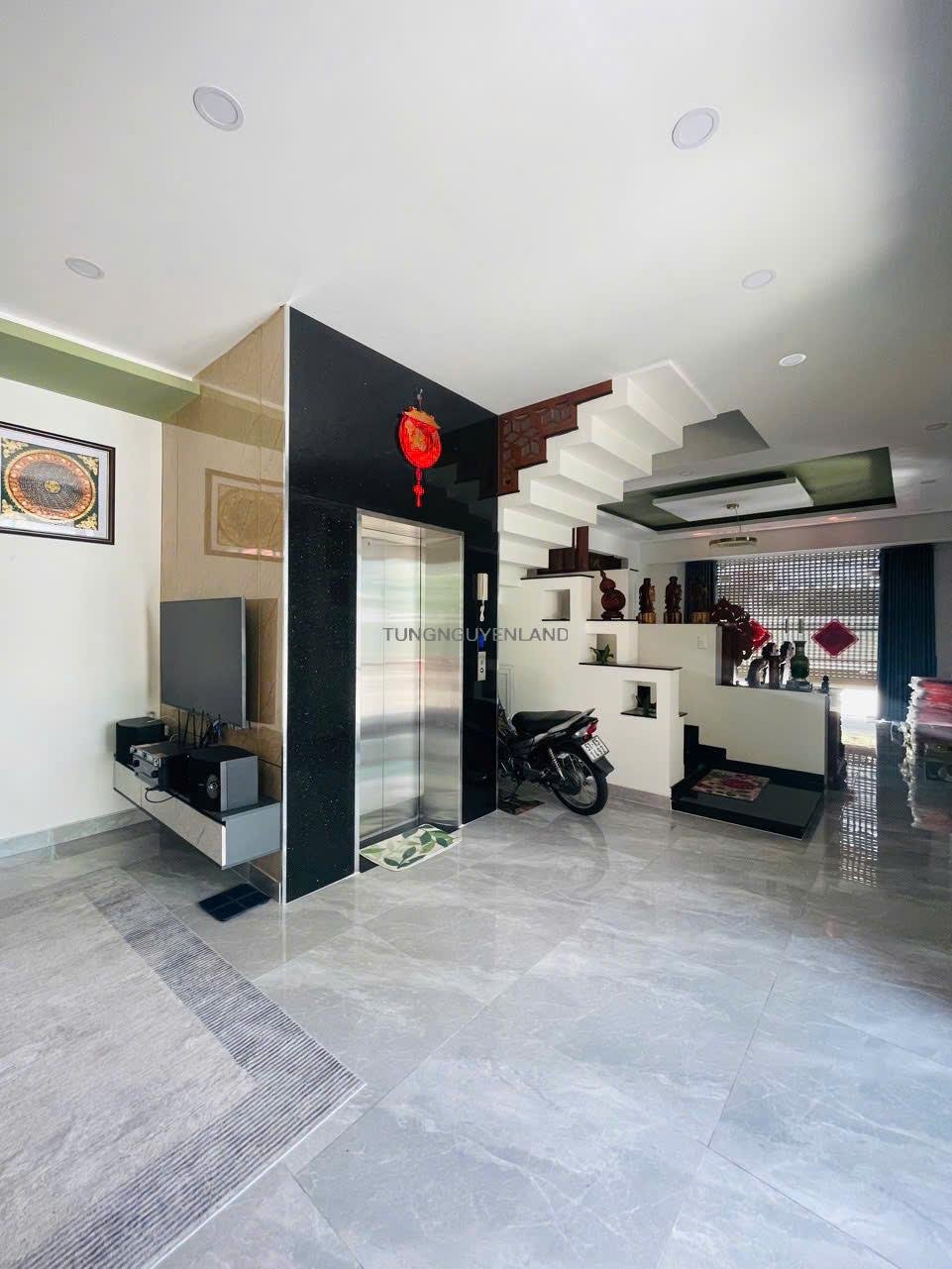 h9 Bán nhà góc 2 mặt tiền Khu Tên Lửa 5×18 3 lầu có thang máy