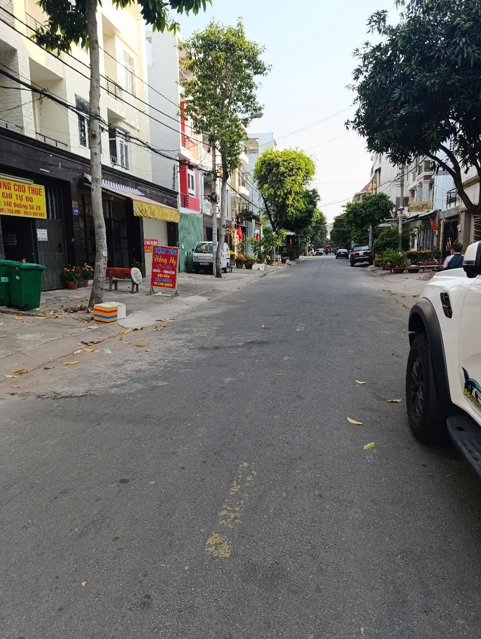 Bán nhà mặt tiền đường 28 Ao Sen Tên Lửa 5mx20m đúc 3.5 tấm