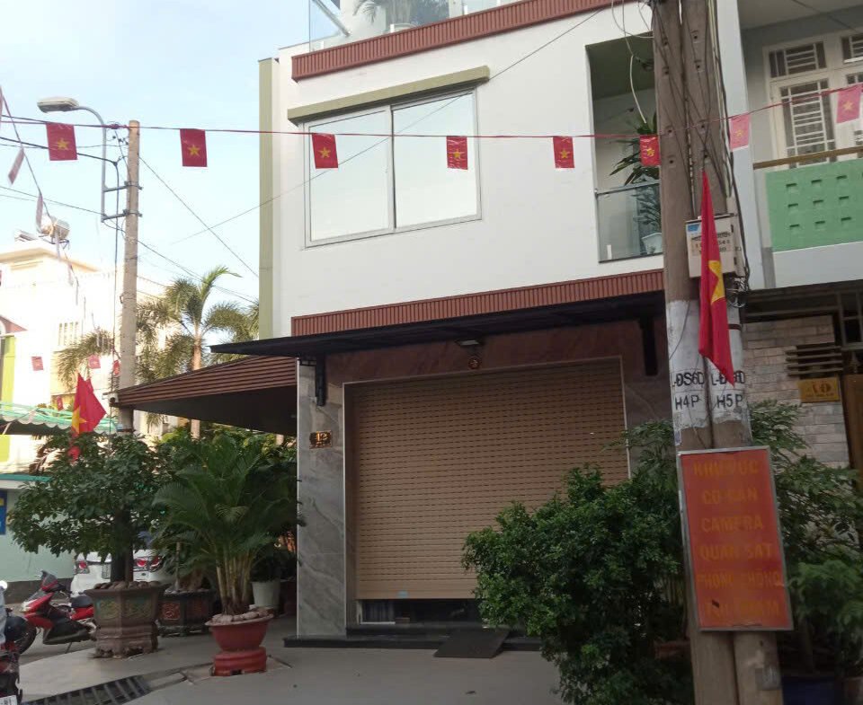 Bán nhà góc 2 mặt tiền Khu Tên Lửa 5×18 3 lầu có thang máy