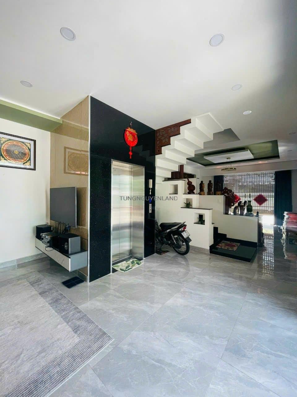 z6310523312296_f0bdd7bd9257b269fb12cf64db478cf2 Bán nhà góc 2 mặt tiền Khu Tên Lửa 5×18 3 lầu có thang máy